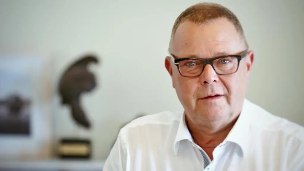 Michael-Stuebgen-CDU-schaut-in-die-Kamera