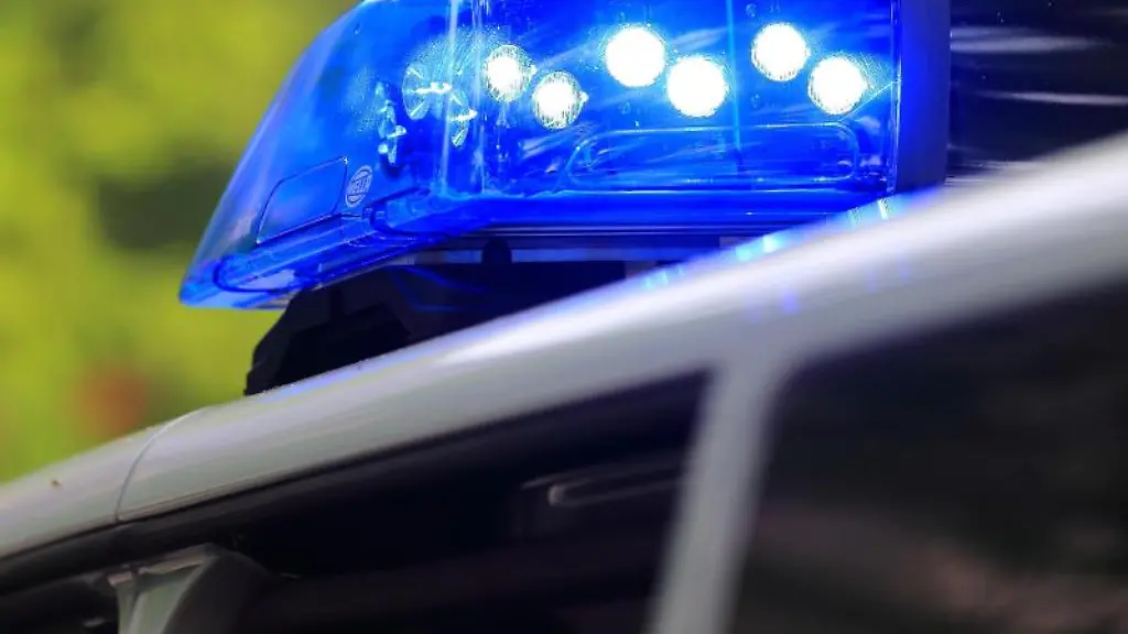 Ein-Fahrzeug-der-Polizei-ist-im-Einsatz