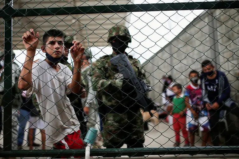 2021-04-15T000000Z-947840813-RC2MWM9CA34N-RTRMADP-3-COLOMBIA-VENEZUELA