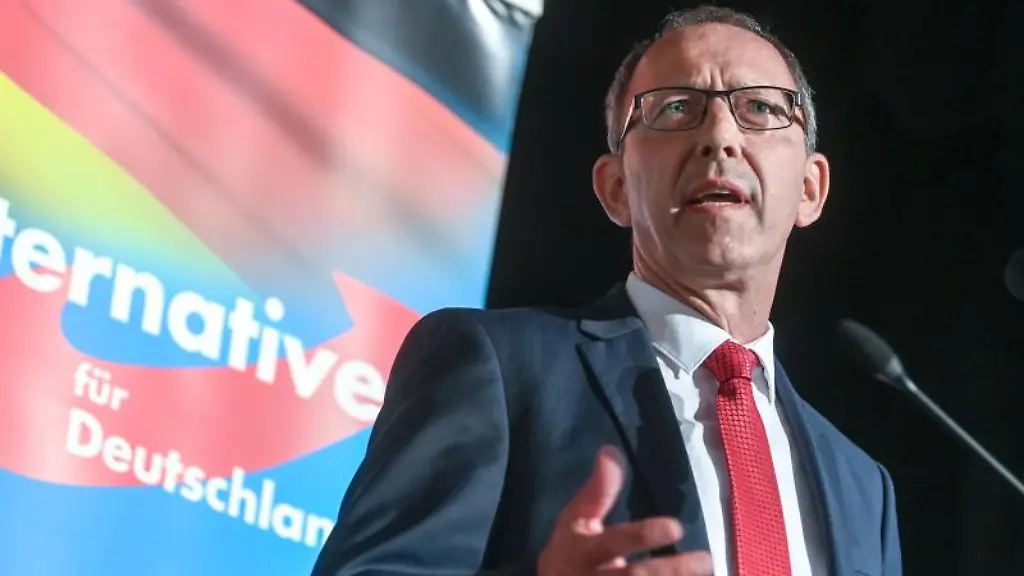 AfD-Landespartei-und-Fraktionschef-Joerg-Urban-spricht-bei-einer-Wahlkampfveranstaltung