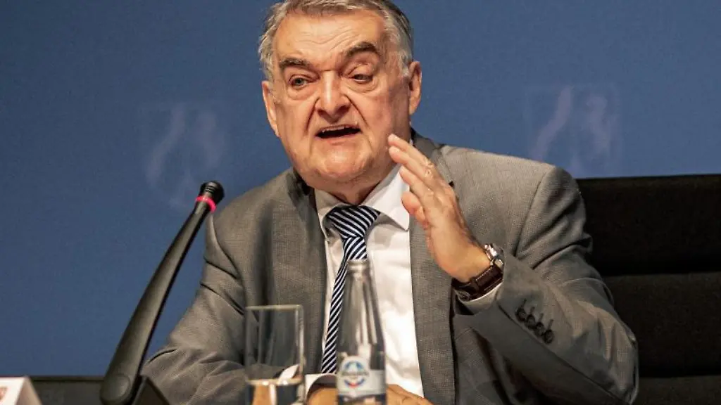 NRW-Innenminister-Herbert-Reul