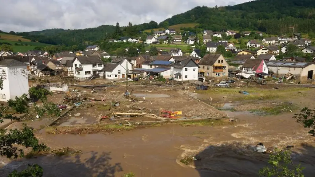 Zahlreiche-Haeuser-in-Schuld-Kreis-Ahrweiler-wurden-durch-die-Fluten-zerstoert