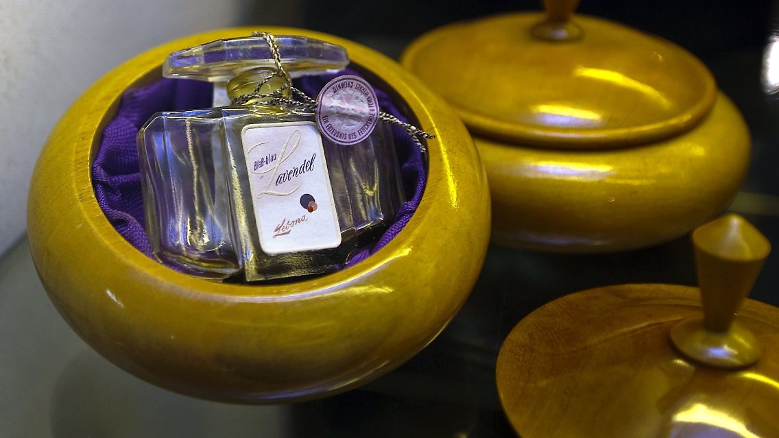 Flakon des Herstellers "Lebona" Dufttyp Blaß-blau Lavendel.