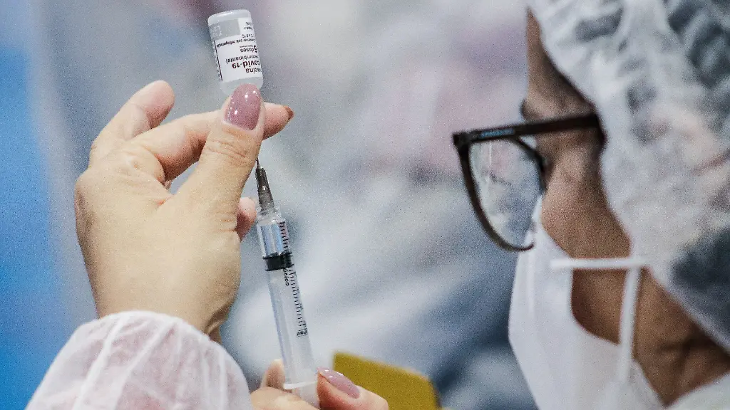 Lieber-einmal-zu-viel-als-zu-wenig-Ein-Brasilianer-liess-sich-mit-unterschiedlichen-Impfstoffen-fuenfmal-impfen