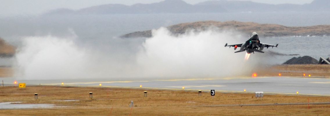 Während die NATO streitet, setzen die Alliierten ihre Angriff fort.