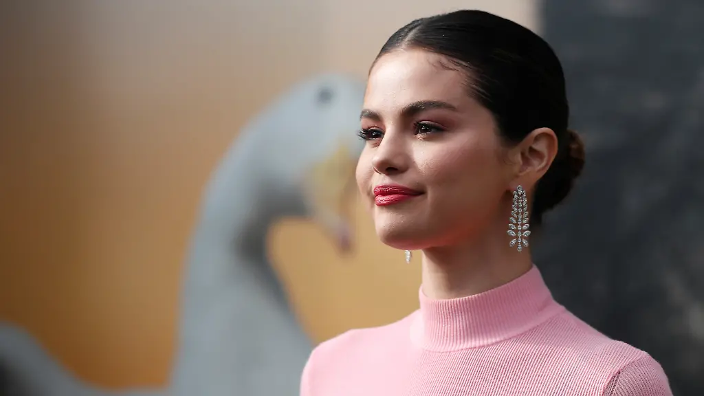 2020-01-11T210701Z-1600740048-RC2XDE9HSD16-RTRMADP-3-FILM-DOLITTLE