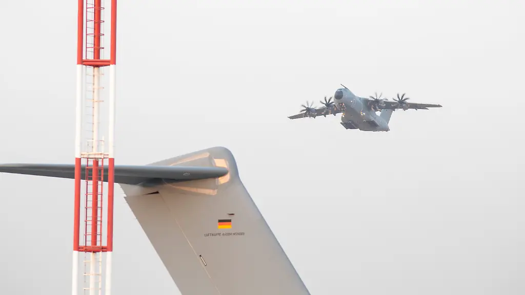 3704d1a12048793e22a3429bfa5aaf7e