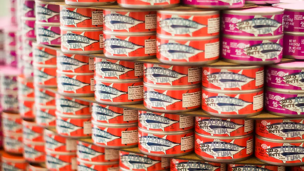 Weil-er-schnell-zubereitet-werden-kann-und-lange-haltbar-ist-gehoert-Thunfisch-aus-der-Dosen-zu-den-Kassenschlagern-in-der-Pandemie
