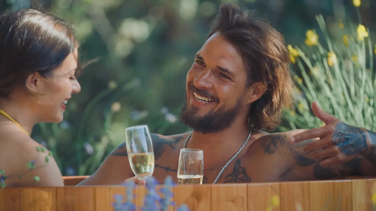 Die-Bachelorette-und-Zico-kommen-sich-na-her