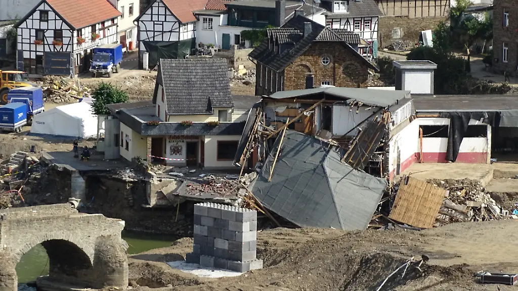 Die-Flutkatastrophe-im-Juli-hat-grossen-Schaden-angerichtet-und-viele-Menschen-verloren-ihr-Leben-Das-soll-in-Zukunft-vermieden-werden