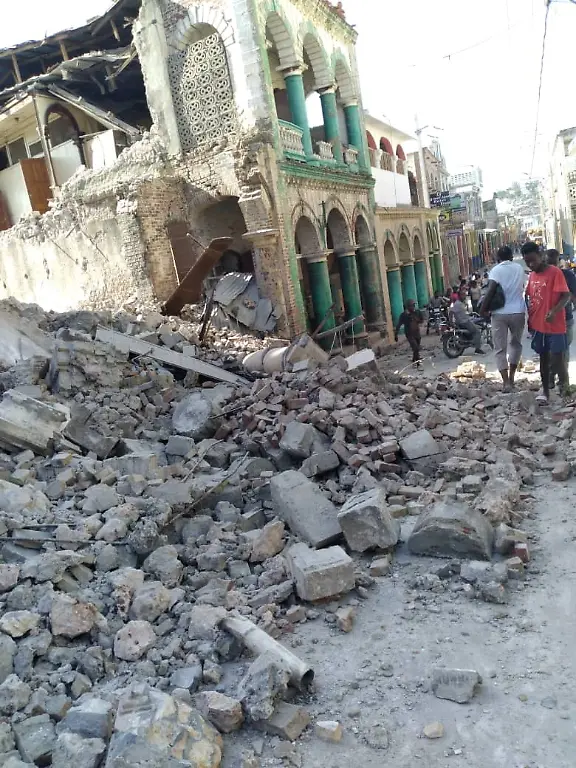 2021-08-14T201327Z-1147163338-RC285P9K5ATU-RTRMADP-3-HAITI-QUAKE-UGC