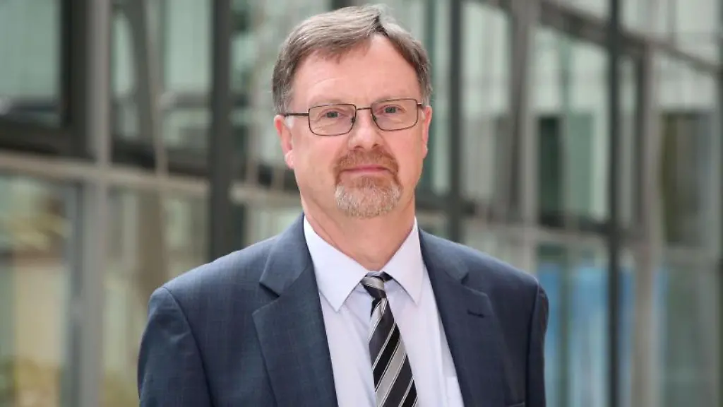 Nordrhein-Westfalens-Landeswahlleiter-Wolfgang-Schellen