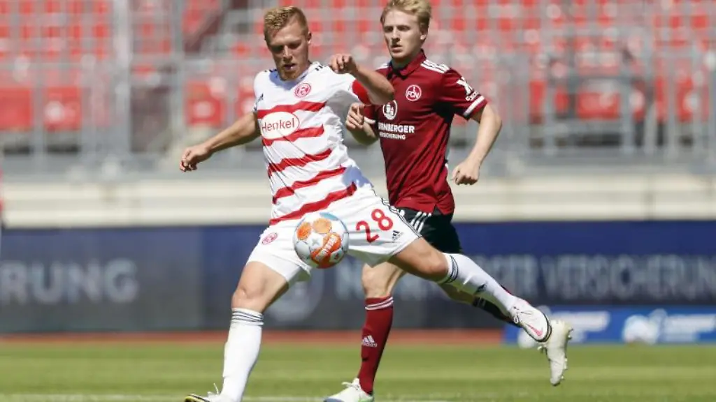 Rouwen-Hennings-l-von-Fortuna-Duesseldorf-in-Aktion