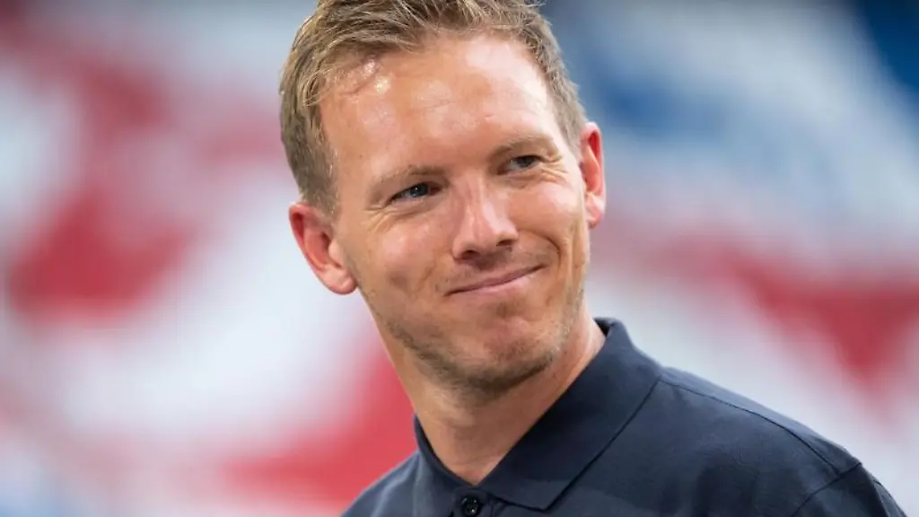 Trainer-Julian-Nagelsmann-von-Muenchen-kommt-nach-einem-Spiel-zu-einem-Interview