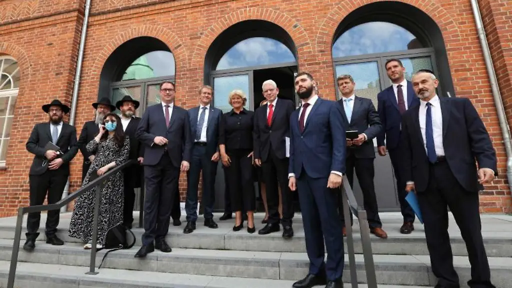 Festakt-zur-Wiedereroeffnung-der-Carlebach-Synagoge