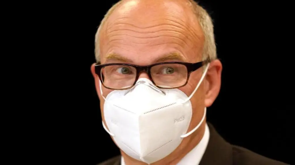 Ties-Rabe-SPD-Senator-fuer-Schule-und-Berufsbildung-in-Hamburg-spricht