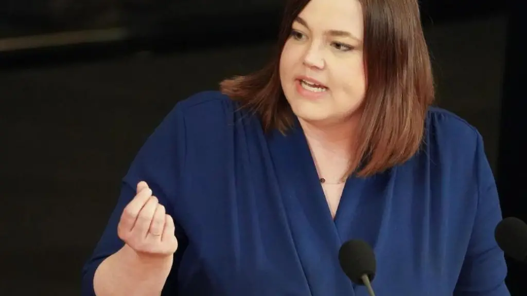 Katharina-Fegebank-Buendnis-90-Die-Gruenen-spricht