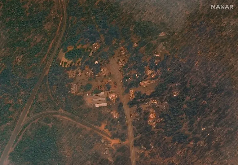 2021-08-09T035154Z-1123347557-RC281P9NICS3-RTRMADP-3-USA-WILDFIRES-CALIFORNIA-1