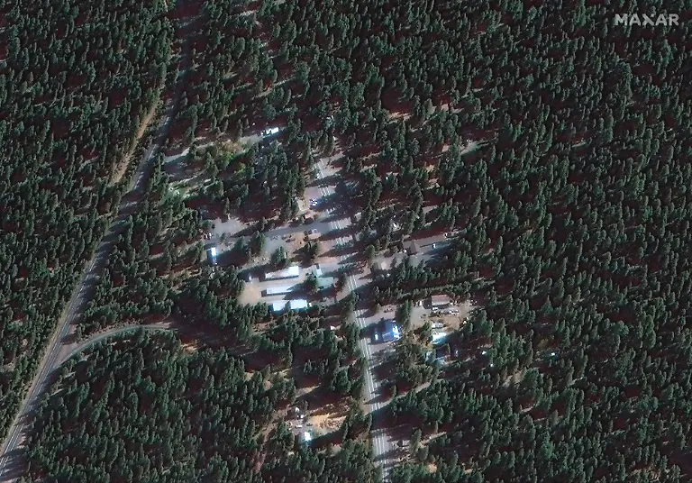 2021-08-09T042906Z-1221983917-RC281P9UTRS9-RTRMADP-3-USA-WILDFIRES-CALIFORNIA