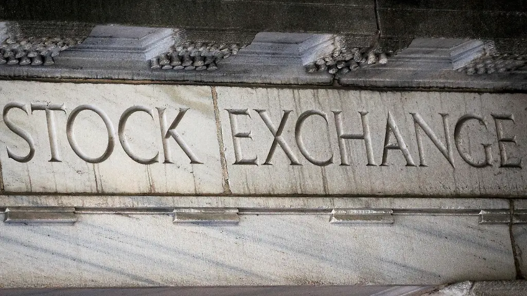 2021-07-13T045950Z-1825523071-RC2GJO9VVT01-RTRMADP-3-USA-STOCKS-VOLATILITY