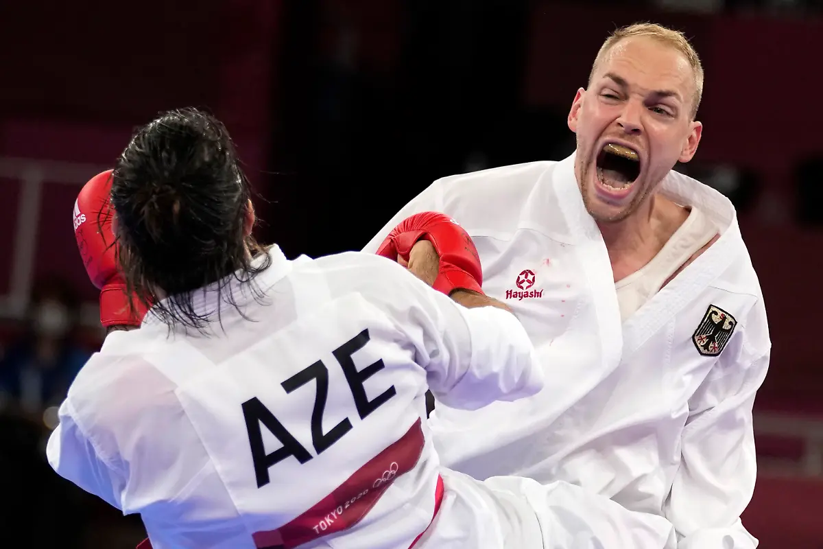 30e68013c20080de8d88dca397d6493c