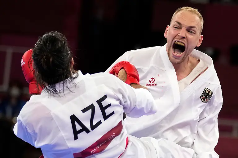 30e68013c20080de8d88dca397d6493c