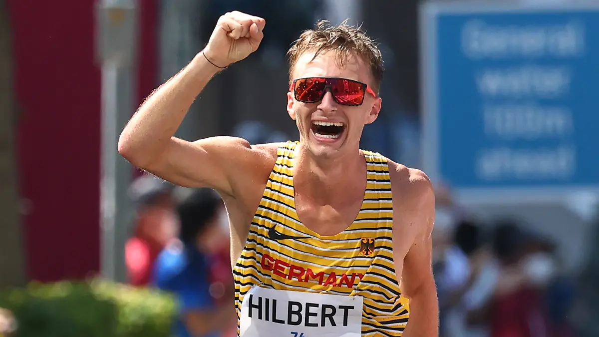 4b4defca79d4aa922fe64e8d36180ea5