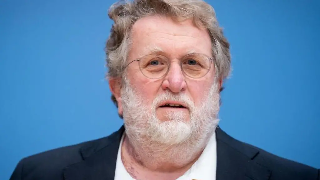 Der-Vorsitzende-der-Staendigen-Impfkommission-Stiko-Thomas-Mertens