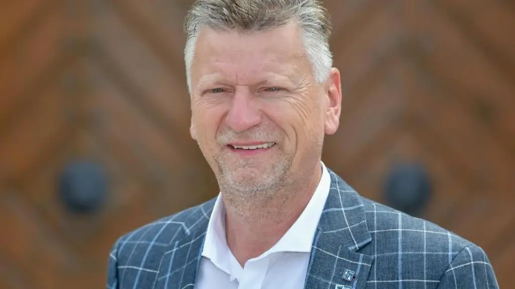 Olaf-Schoepe-Praesident-des-Deutschen-Hotel-und-Gaststaettenverbandes-Brandenburg-Dehoga