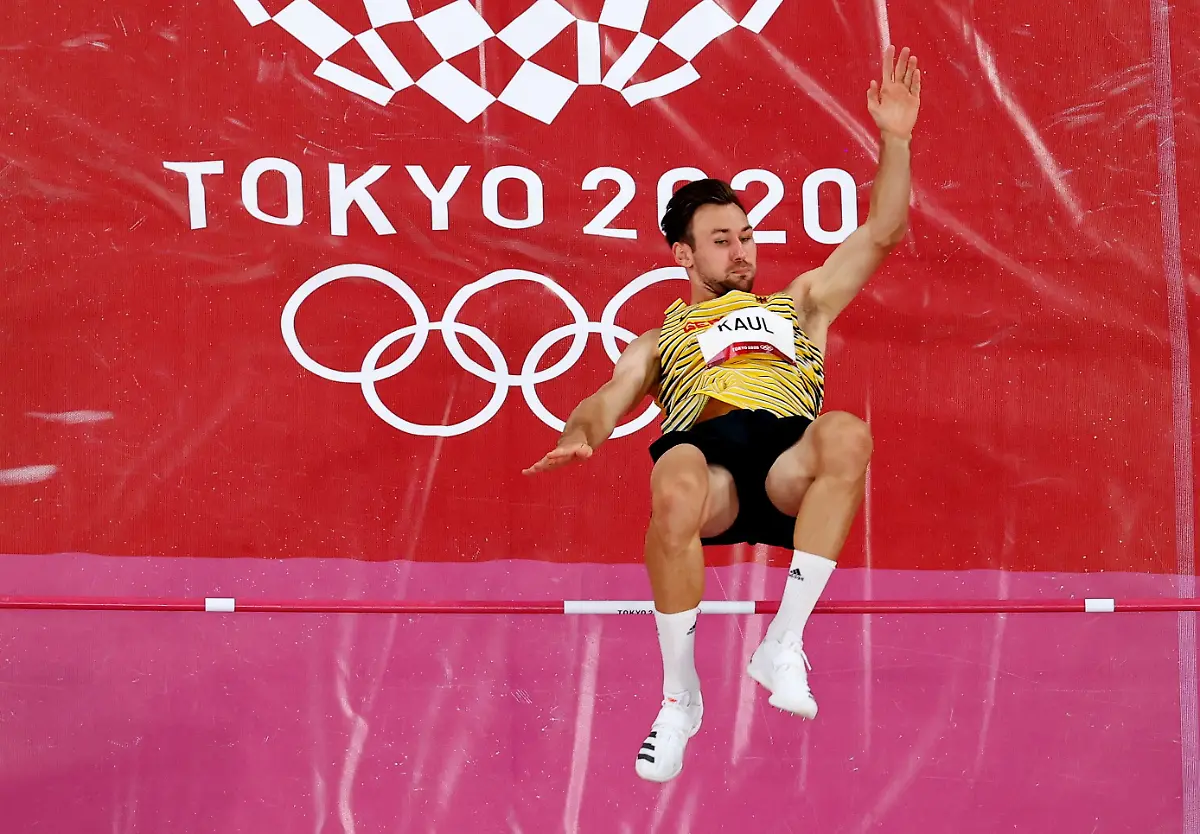 2021-08-04T100701Z-837797631-SP1EH840S3OMC-RTRMADP-3-OLYMPICS-2020-ATH-M-DECATH-HJ