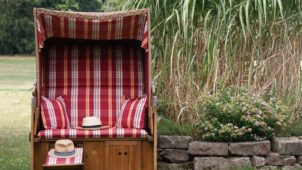 Wer-einen-Strandkorb-kaufen-moechte-sollte-die-folgenden-Tipps-im-Hinterkopf-behalten