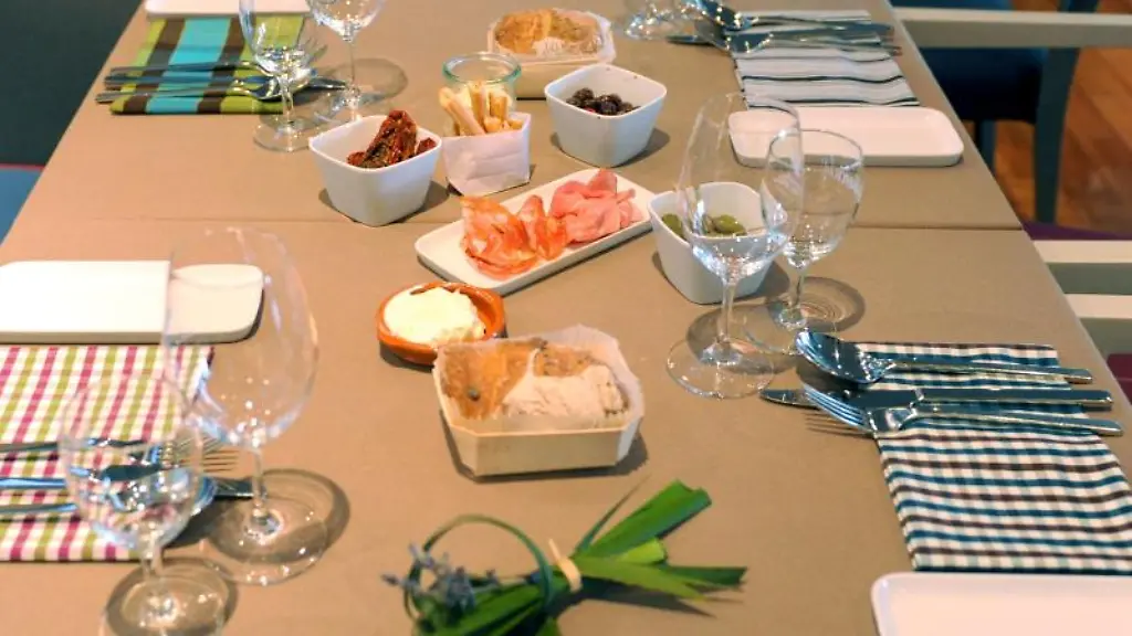 Maelzers-Firma-Speisenwerft-kuemmert-sich-seit-fast-einem-Jahrzehnt-um-die-Verpflegung-der-VIP-Kunden-im-Volksparkstadion