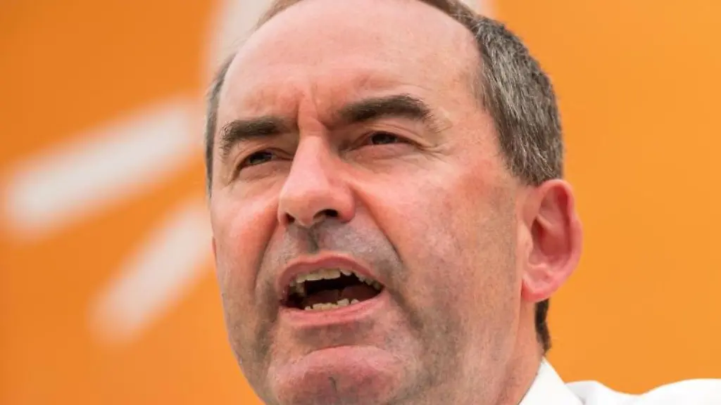 Hubert-Aiwanger-Wirtschaftsminister-und-Landesvorsitzender-der-Freien-Waehler-in-Bayern