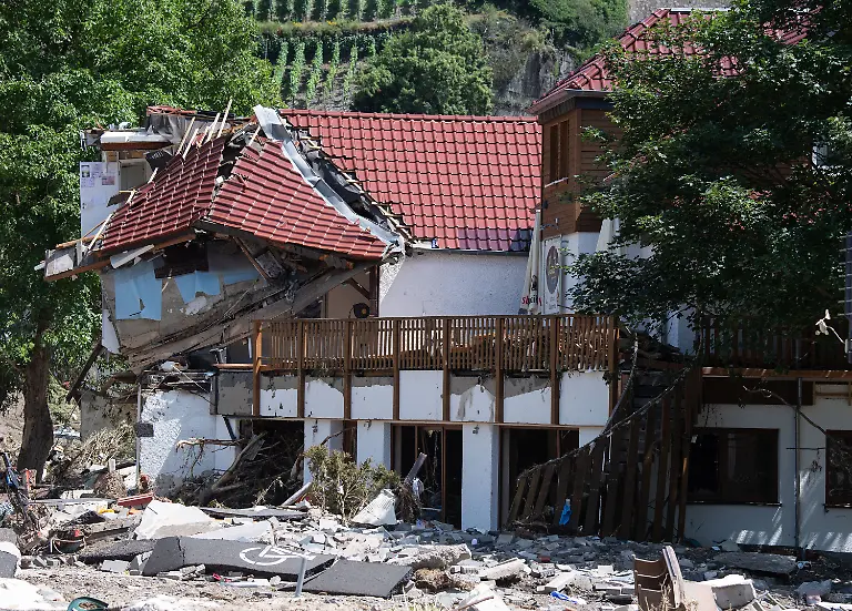 b046b1de5381828e6280cf9c54a1d8a4