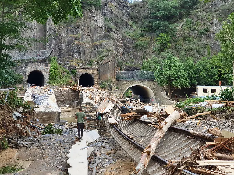 35805bd3a781bb60755ac81172e6d9a4