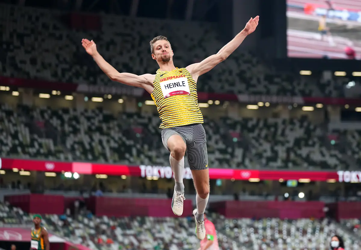 2021-07-31T102600Z-664162458-SP1EH7V0SZATQ-RTRMADP-3-OLYMPICS-2020-ATH-M-LONGJUMP-QUAL