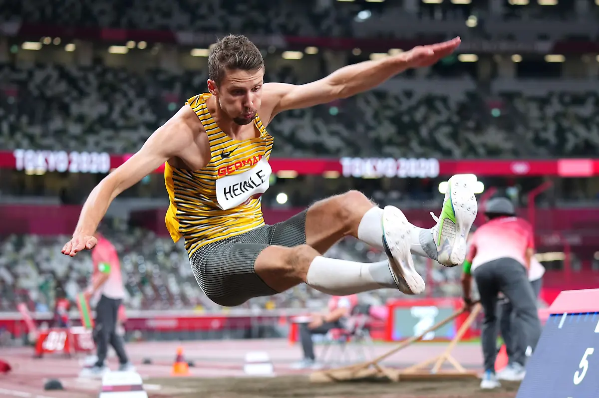 2021-07-31T102538Z-929057926-SP1EH7V0SYOTJ-RTRMADP-3-OLYMPICS-2020-ATH-M-LONGJUMP-QUAL