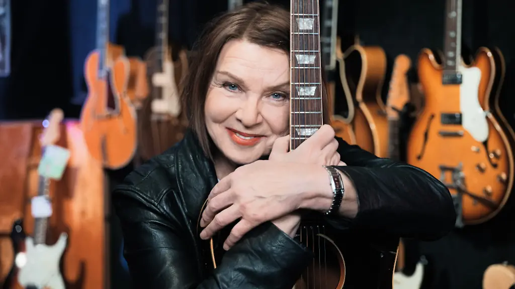 Inga-Rumpf-Universe-of-Dreams-press-picture-1-copyright-earMUSIC-credit-Jim-Rakete-1000px