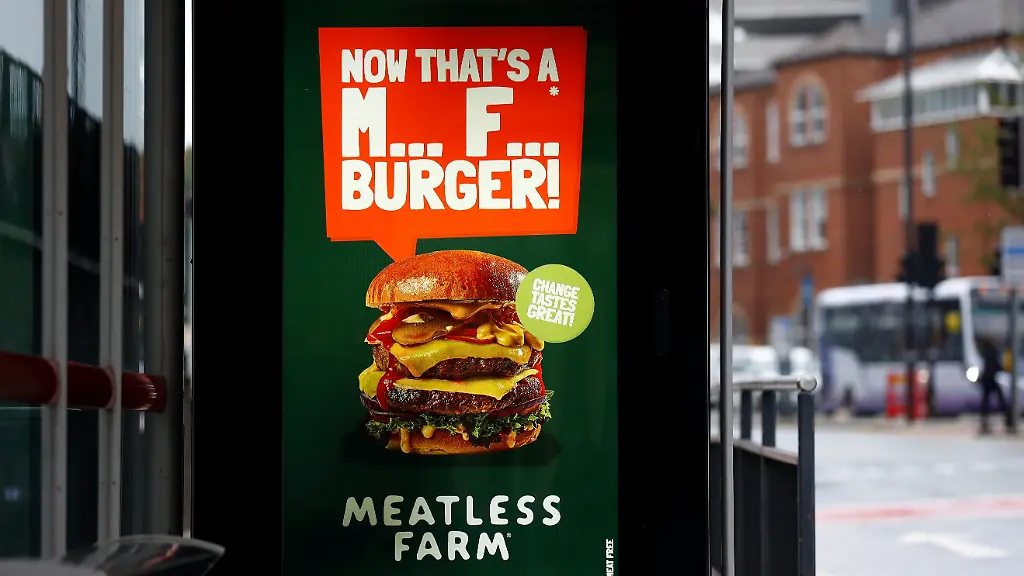 2020-08-04T122454Z-854181984-RC207I9Z3NSC-RTRMADP-3-BRITAIN-ADVERTISING