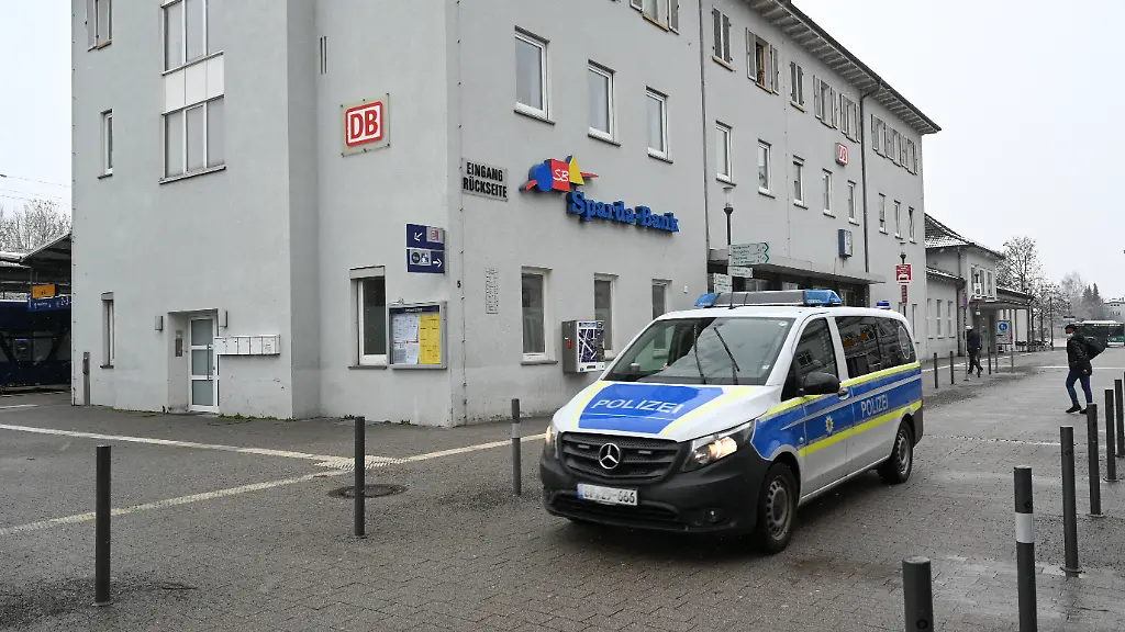 Am-Ravensburger-Bahnhof-wurde-eine-62-Jaehrige-auf-ihrem-Nachhauseweg-niedergestochen-Eine-16-jaehrige-wurde-jetzt-zu-einer-mehrjaehrigen-Haftstrafe-verurteilt