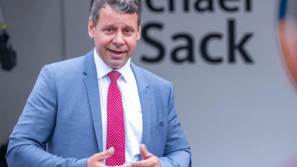 Michael-Sack-der-CDU-Spitzenkandidat-fuer-die-Landtagswahl-in-Mecklenburg-Vorpommern