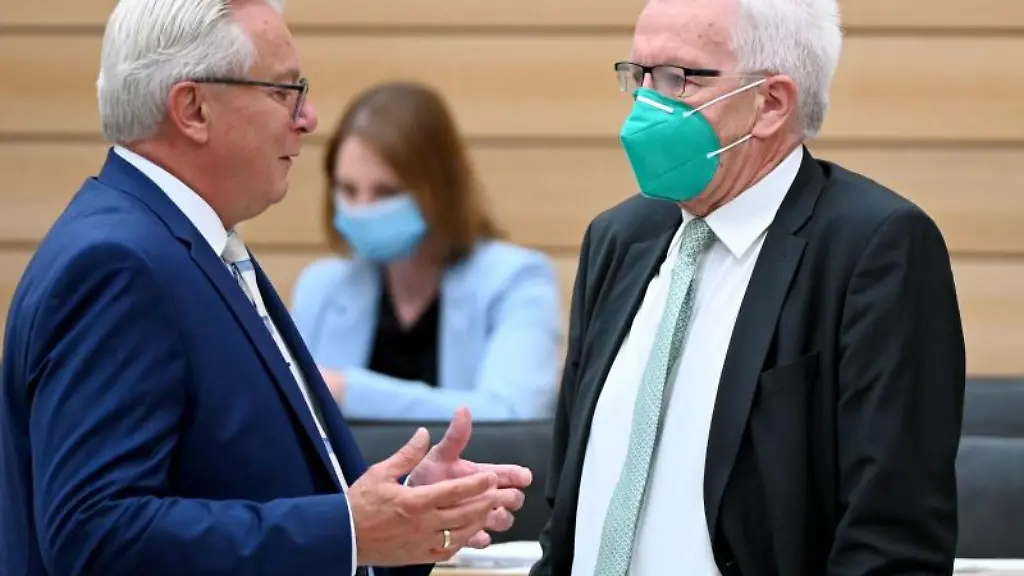 Landtagssitzung-mit-Bernd-Goegel-l