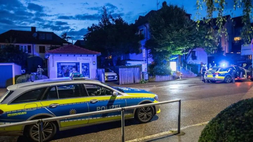 Polizeiwagen-stehen-am-Einsatzort