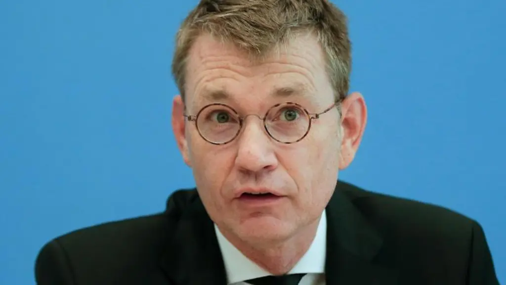 Juergen-Graf-Aerztlicher-Direktor-und-Vorstandsvorsitzender-des-Universitaetsklinikums-Frankfurt