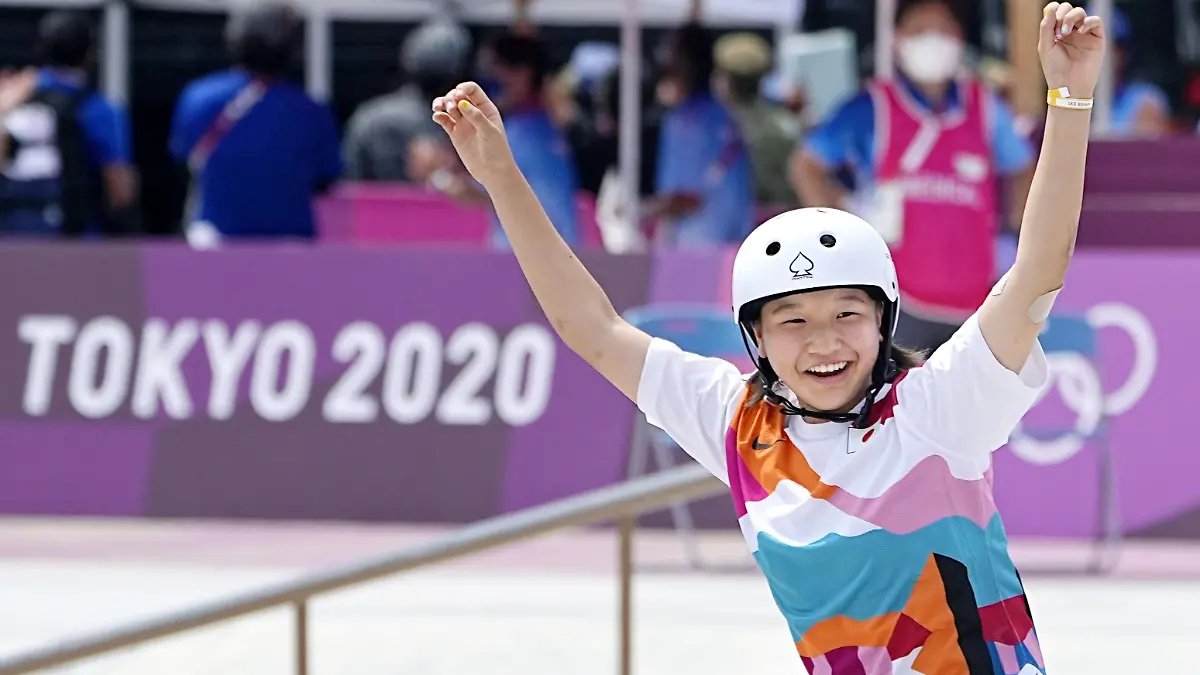 Momiji-Nishiya-aus-Japan-holt-mit-13-Jahren-zum-ersten-Mal-Gold