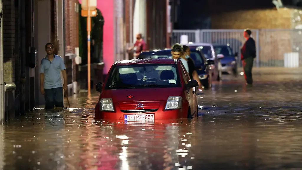 In-der-belgischen-Stadt-Namur-haben-heftige-Regenfaelle-erneut-fuer-Ueberschwemmungen-gesorgt