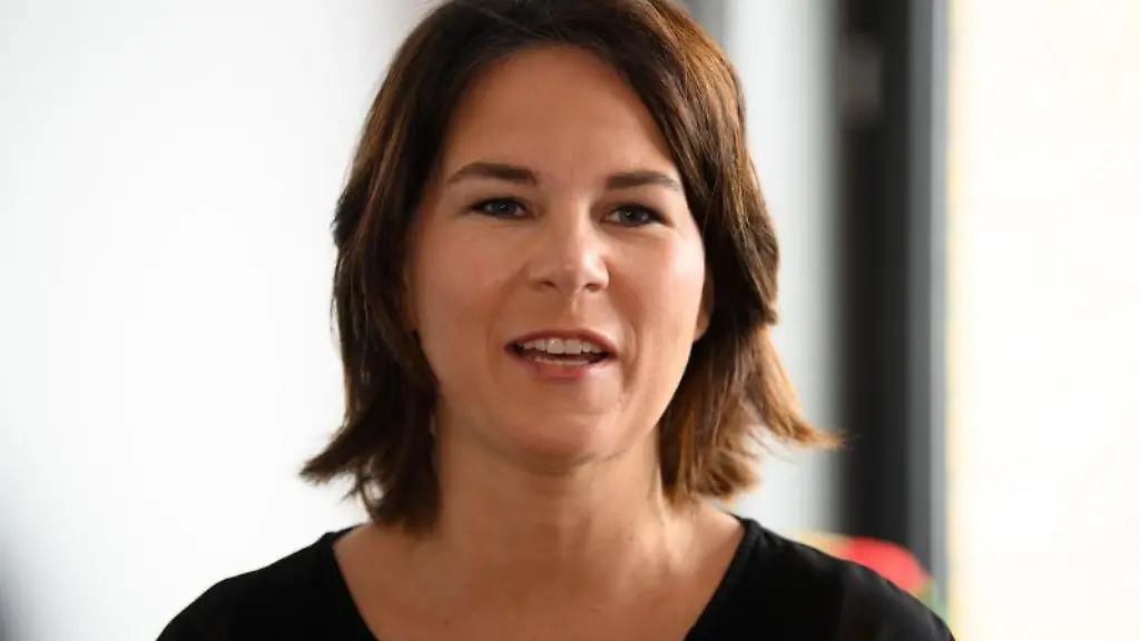 Kanzlerkandidatin-Annalena-Baerbock-Kanzlerkandidatin-und-Direktkandidatin-von-Buendnis-90-Die-Gruenen