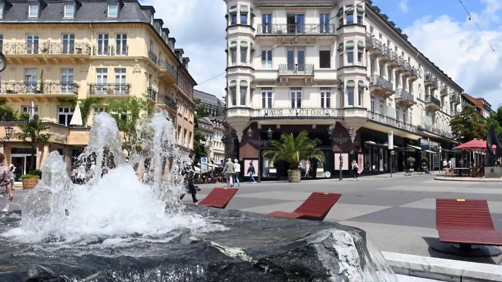Blick-auf-den-Leopoldsplatz-von-Baden-Baden