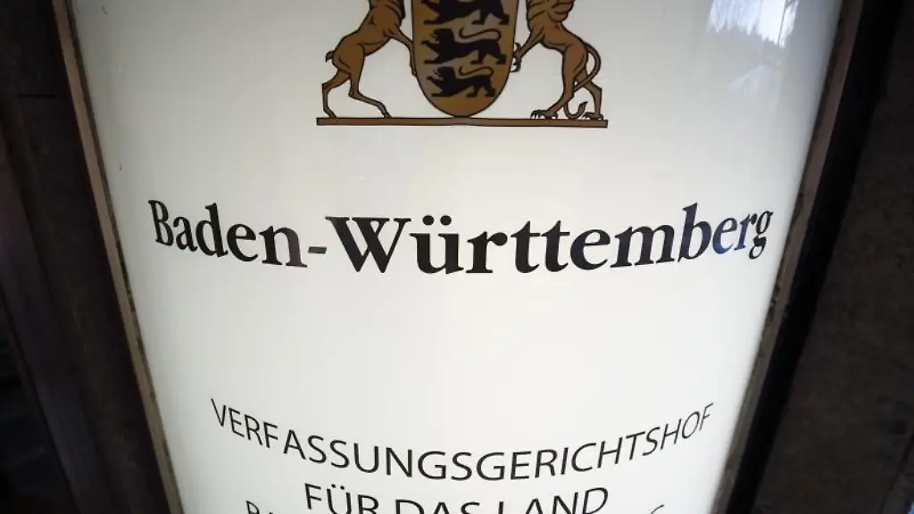 Das-Schild-des-Verfassungsgerichtshofes-fuer-das-Land-Baden-Wuerttemberg