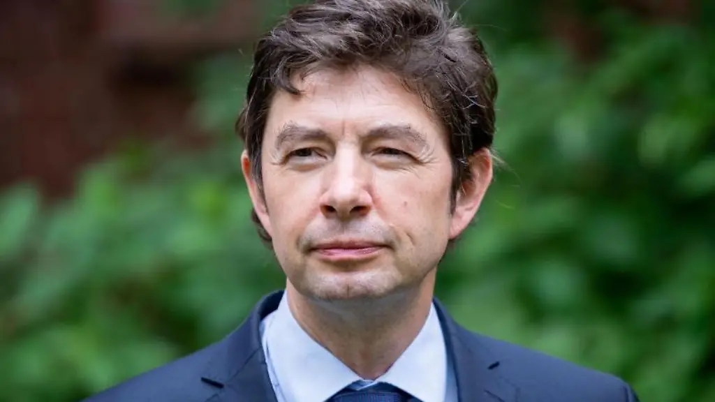 Virologe-Christian-Drosten-nimmt-an-einer-Pressekonferenz-teil